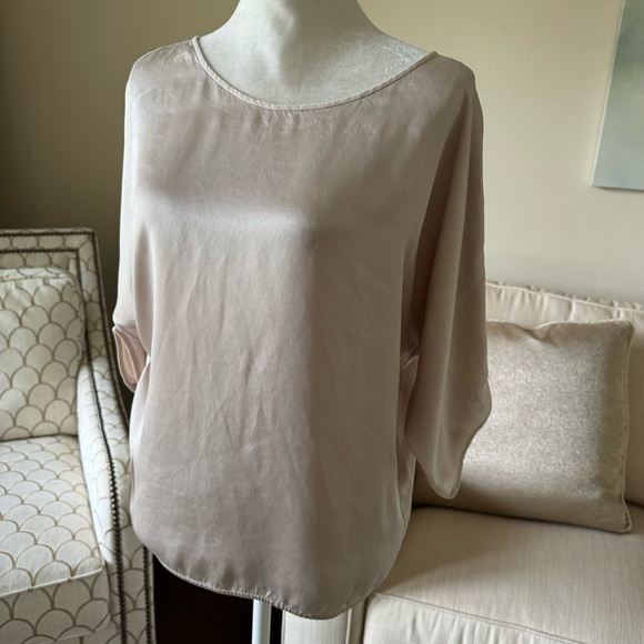 Vince Champagne Silk Pullover Blouse Tee - Picture 2 of 16
